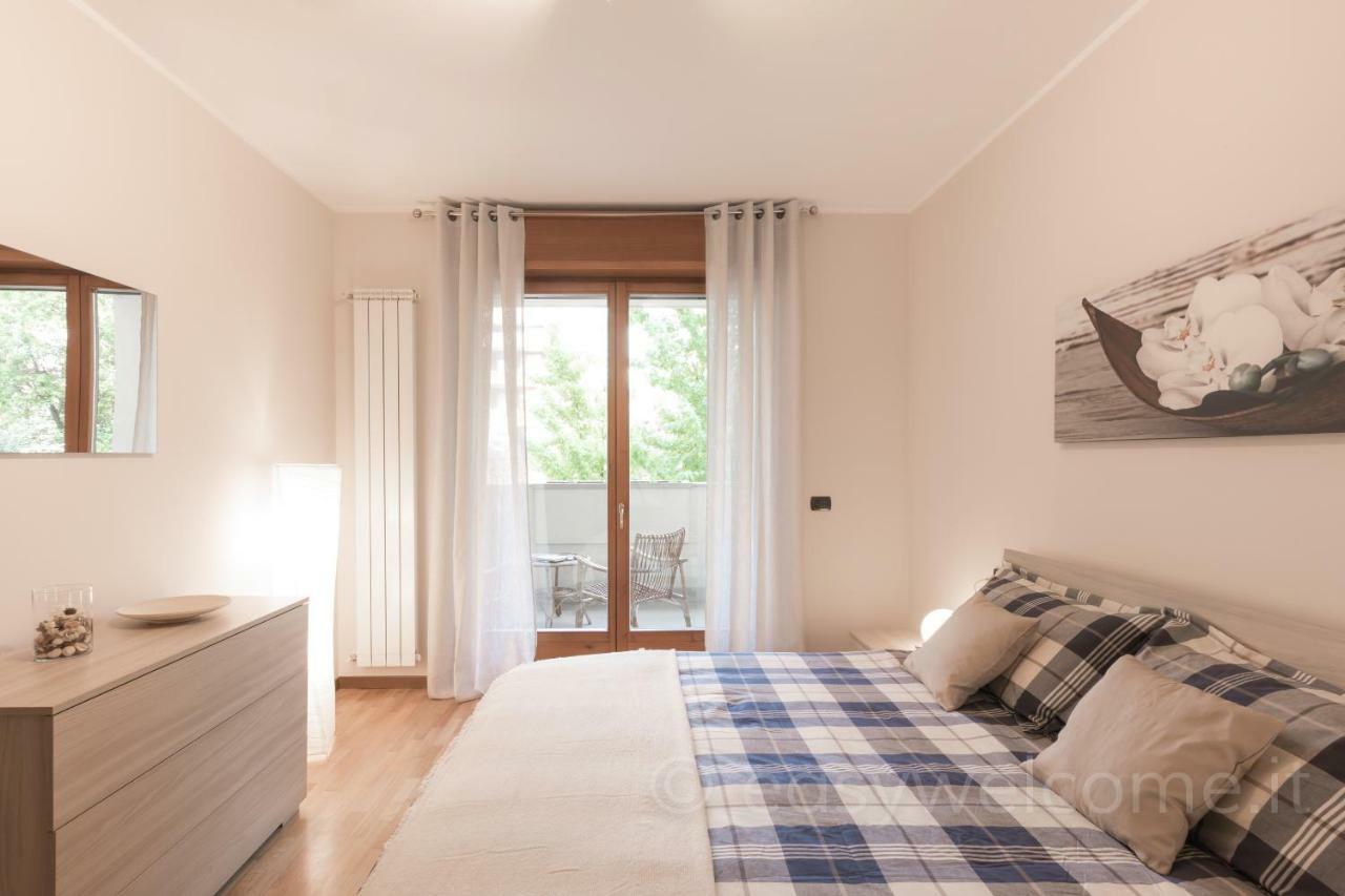 Easy Welcome Casa Rosada Apartment Nova Milanese Luaran gambar